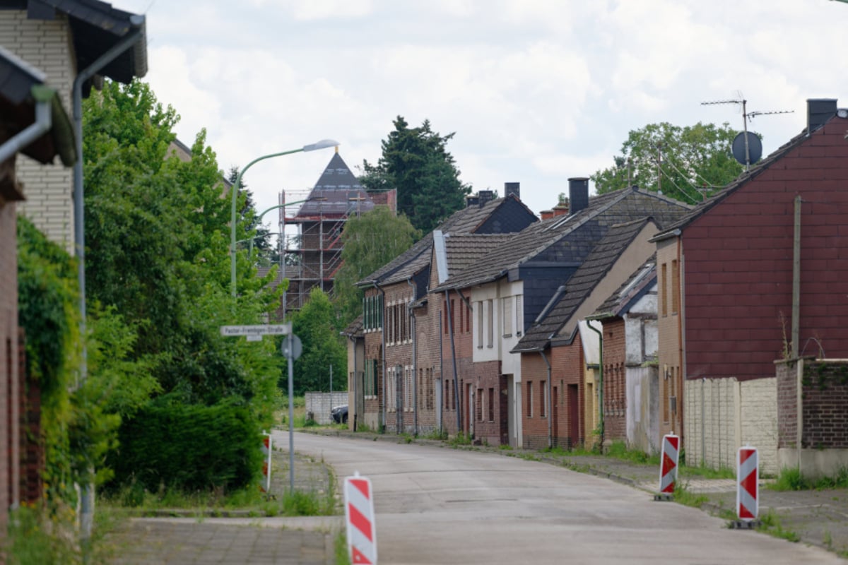 Kohle-Sensation-bei-Hambach-Bewohner-kaufen-leeres-Dorf-f-r-Millionen-Summe-zur-ck