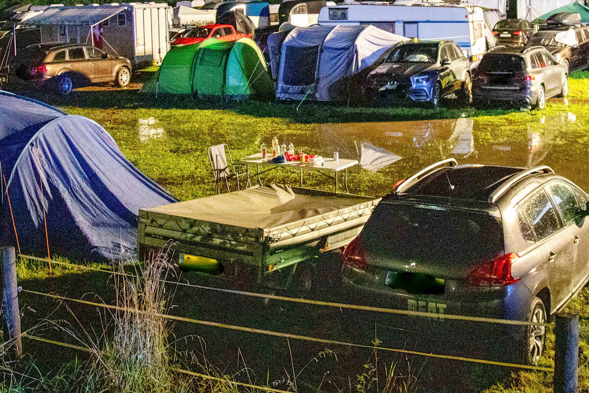 Unwetter-Chaos während Reitturnier: Camper gehen baden