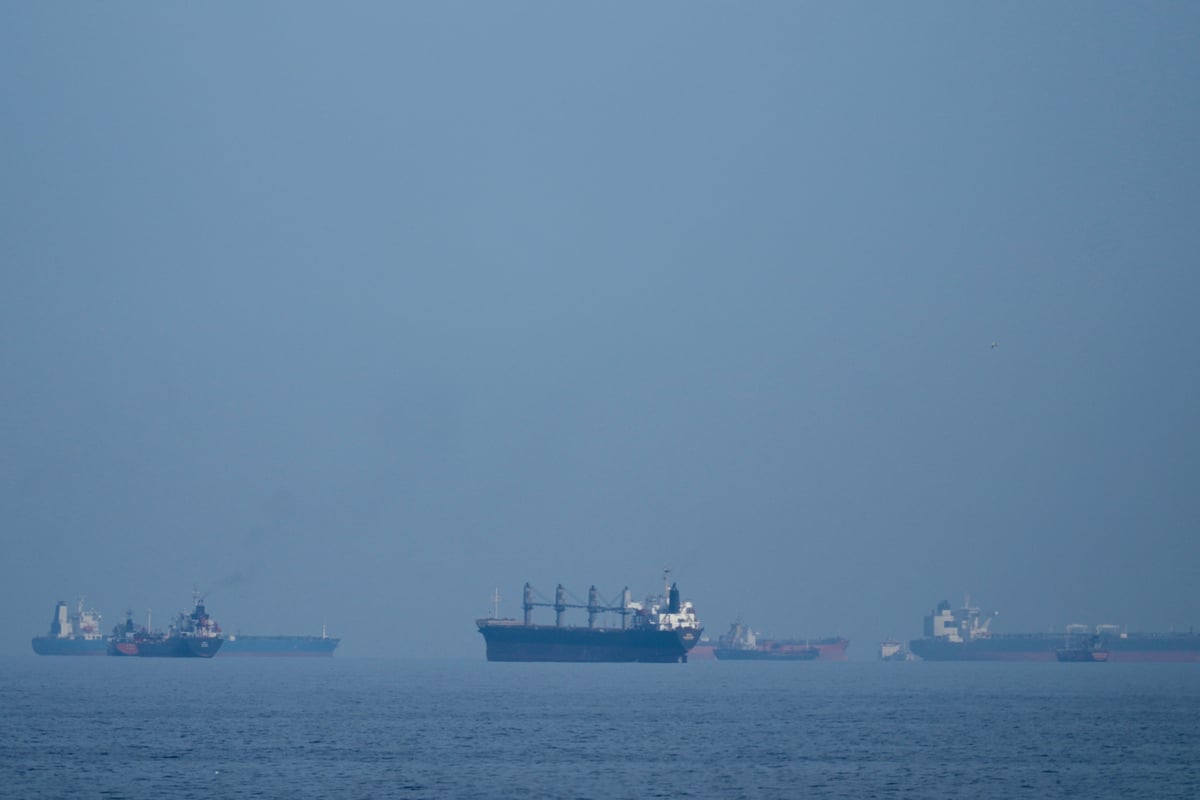 Nahost-Konflikt: Iran beschießt Containerschiff in Straße von Hormus