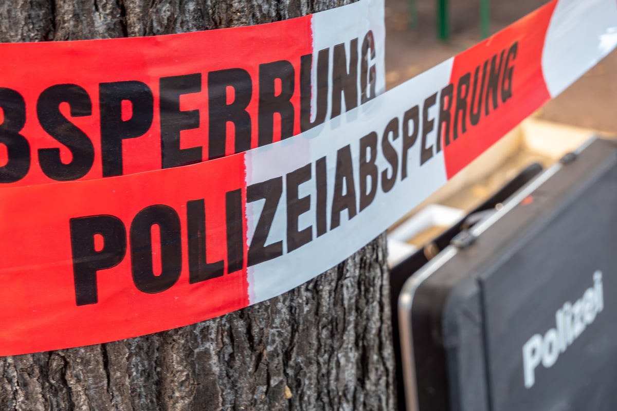 Skelettierte Leiche liegt monatelang in Feld: Polizei steht trotz Obduktion vor Rätsel