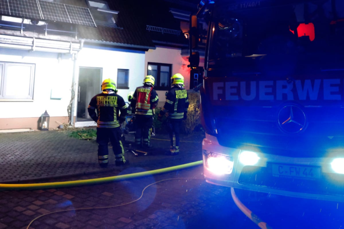 Feuerwehreinsatz in Chemnitz: Kellerbrand in Wohnhaus