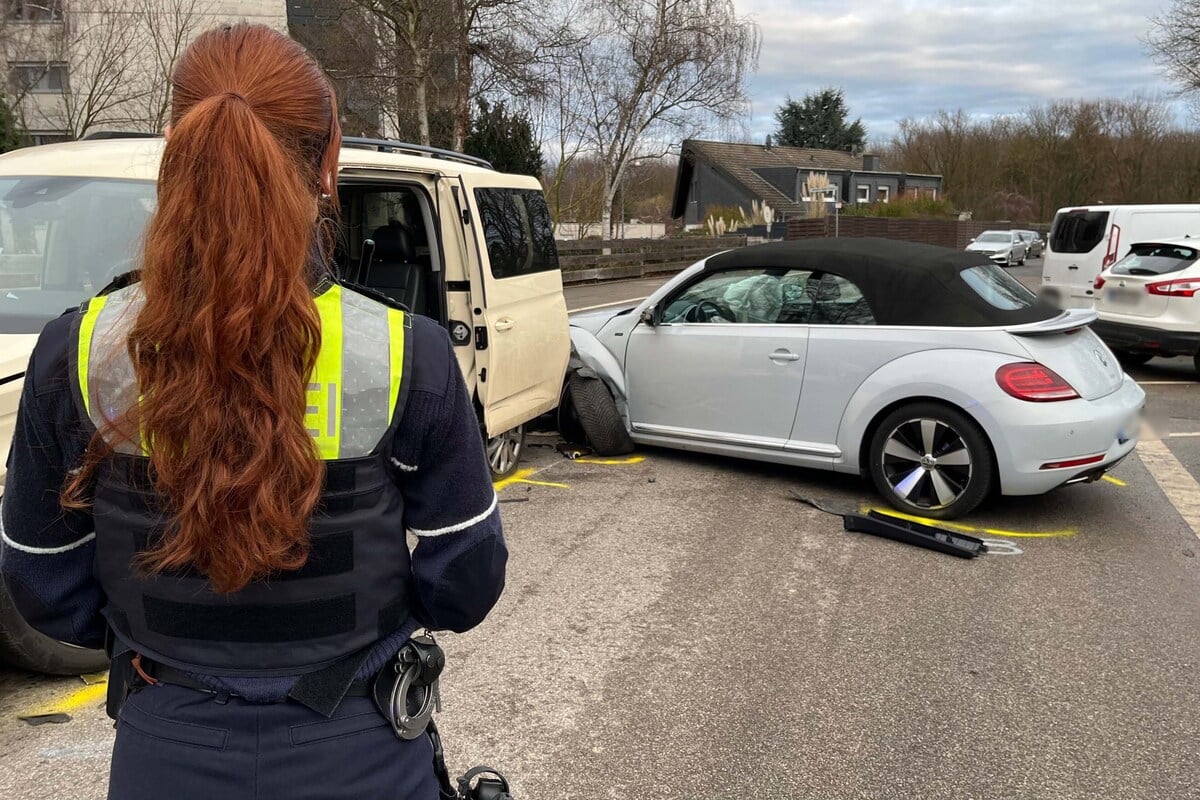 Schwerer-Unfall-in-Bergheim-Stra-e-stundenlang-gesperrt