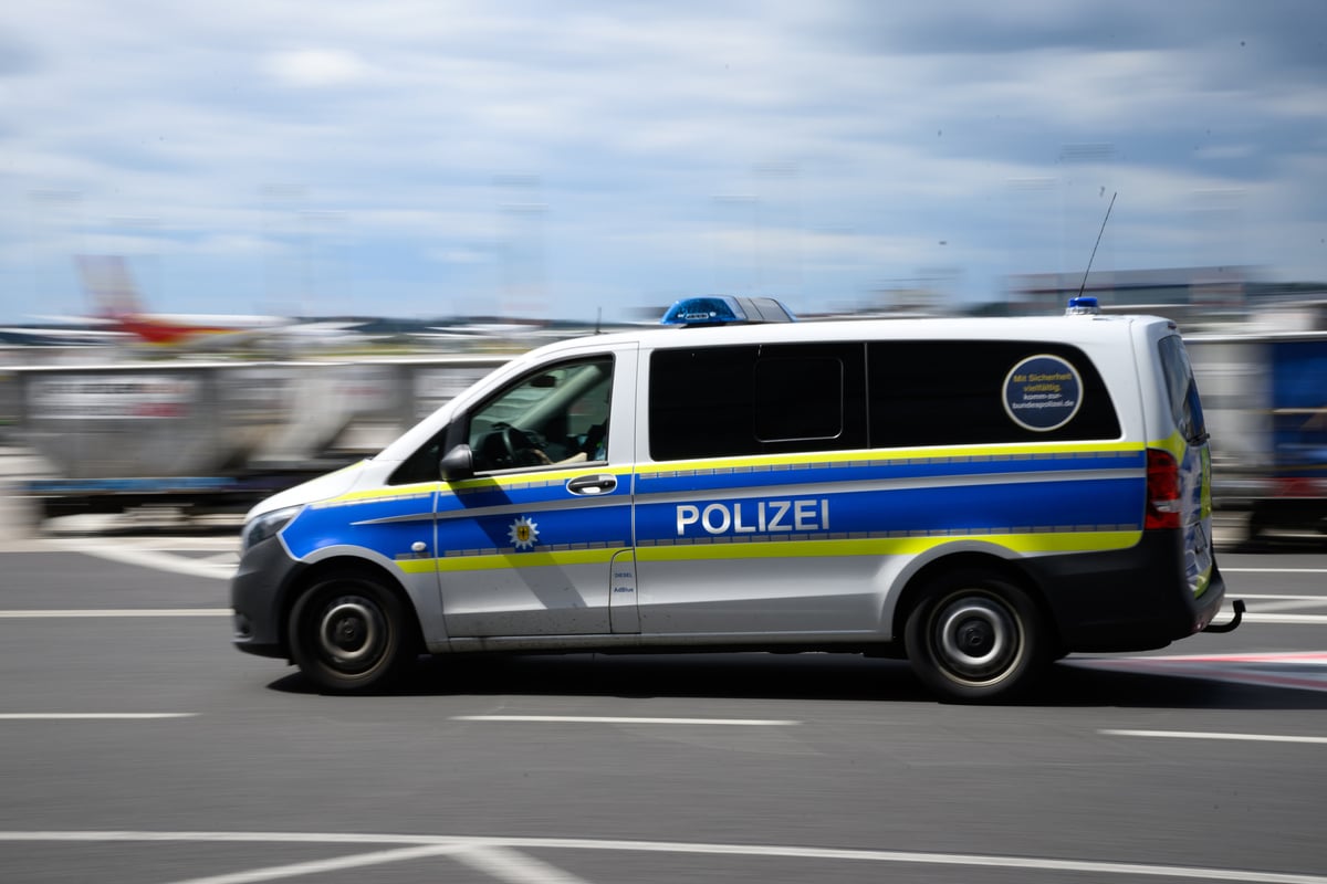 Mann bedroht Fahrgäste mit Messer in Regionalbahn - Bundespolizei muss einschreiten!