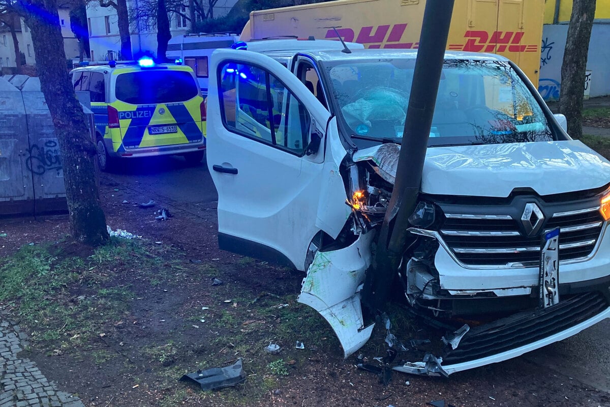 Fahrer-macht-sich-nach-Unfall-in-Aachen-aus-dem-Staub