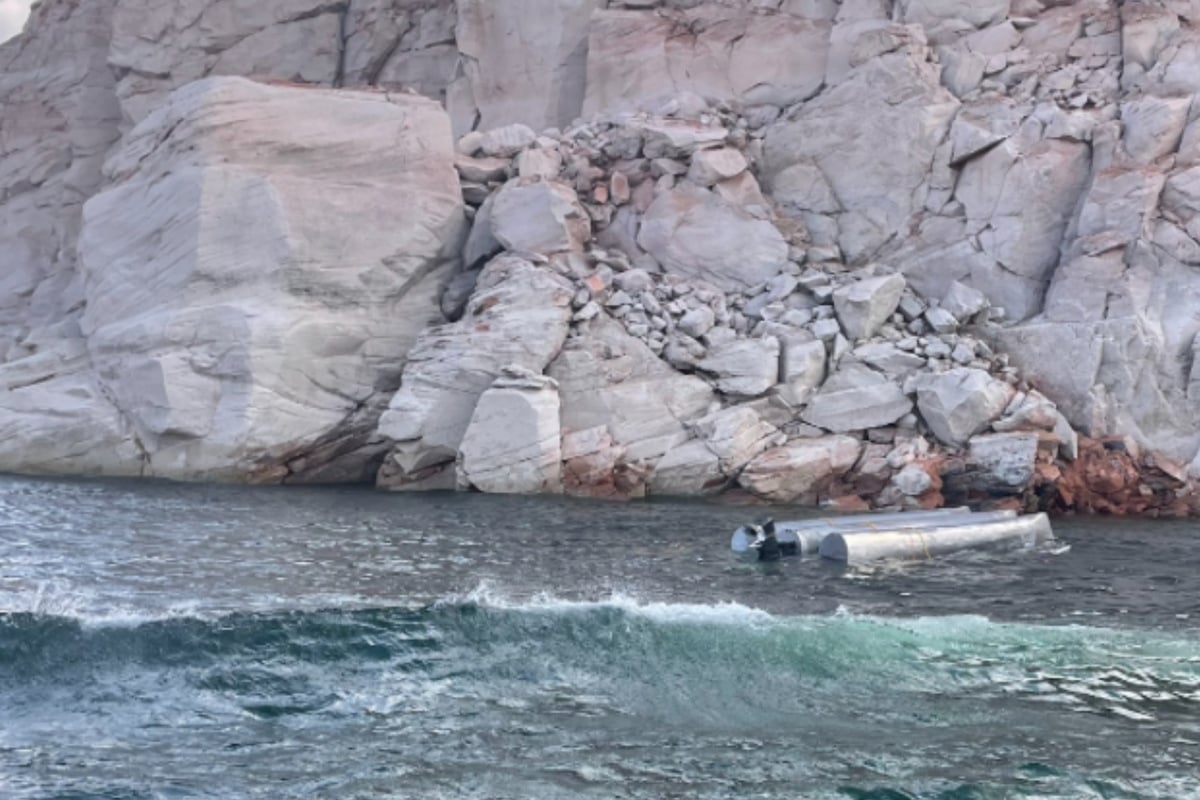 Boot kentert bei schwerem Wellengang: Drei Menschen sterben, darunter Kinder