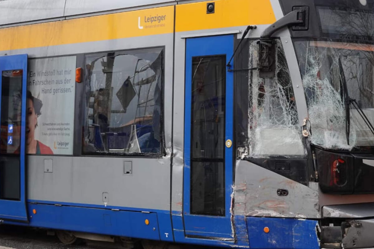 Schwerer StraßenbahnUnfall in Leipzig TAG24