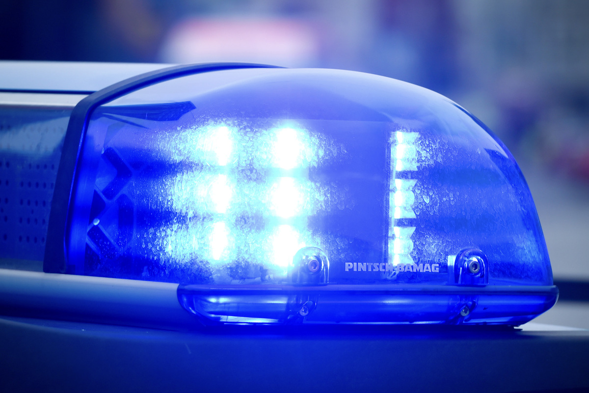 Geisterfahrer-steuert-wohl-absichtlich-in-Gegenverkehr-Polizei-ermittelt-wegen-Mordes