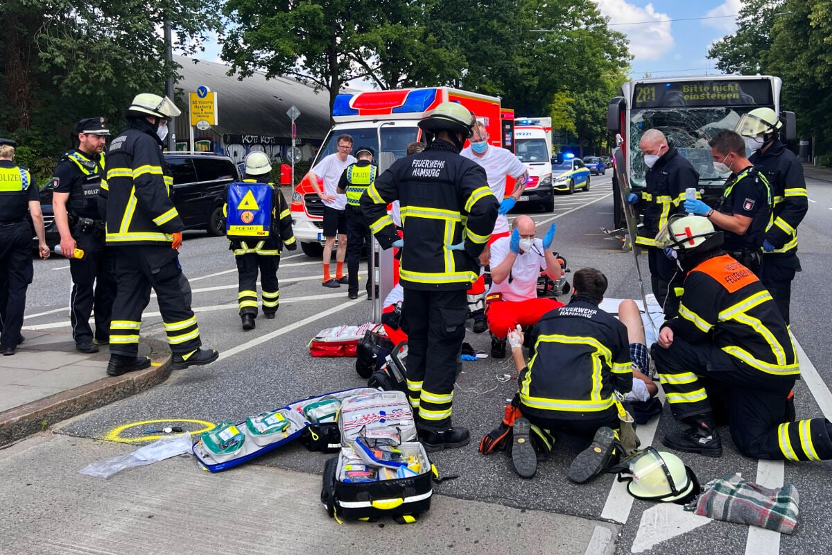 Schlimmer Unfall: Mann Wird Von Bus Erfasst Und Schwer Verletzt