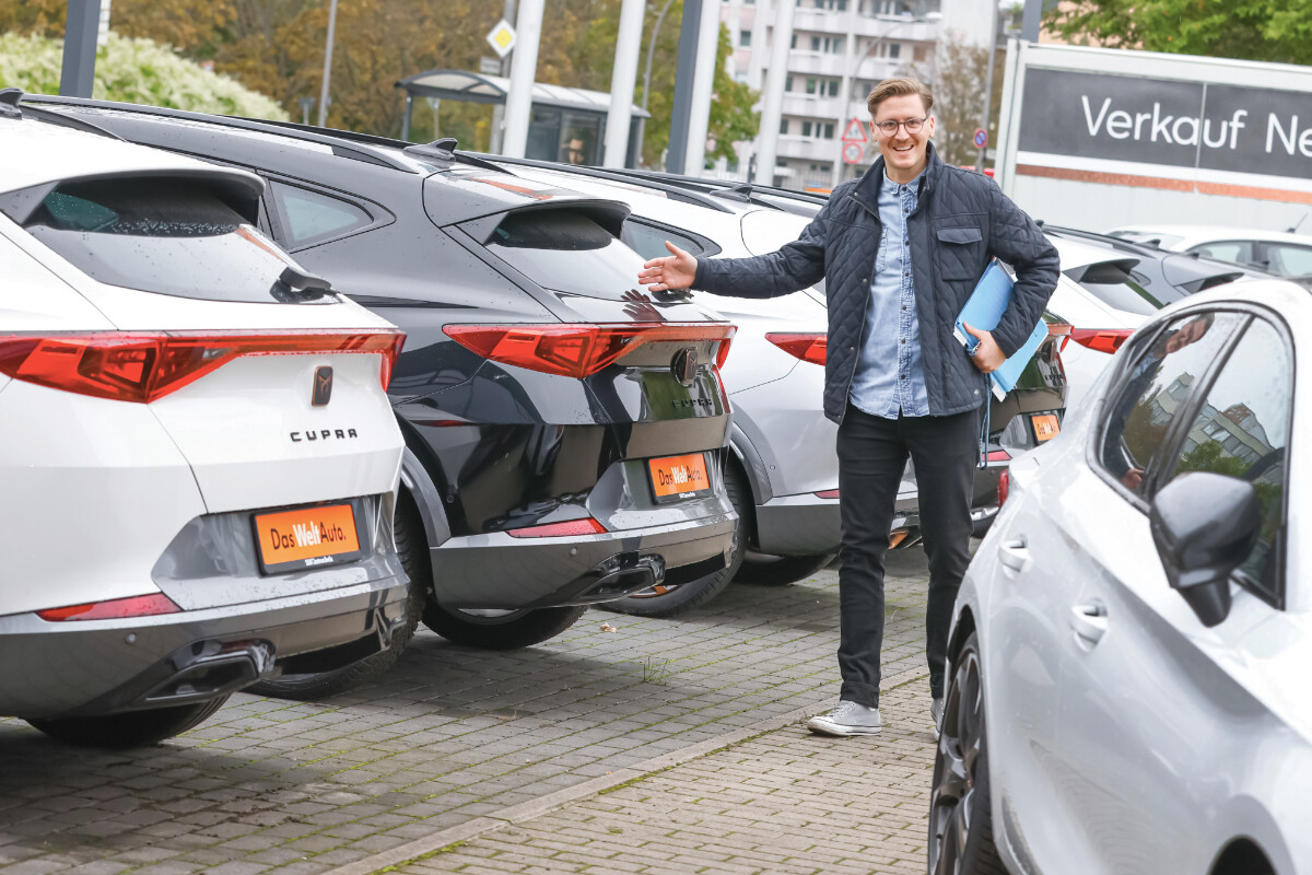 Im neuen Cupra-Autohaus in Berlin werden viele Modelle super günstig  verkauft