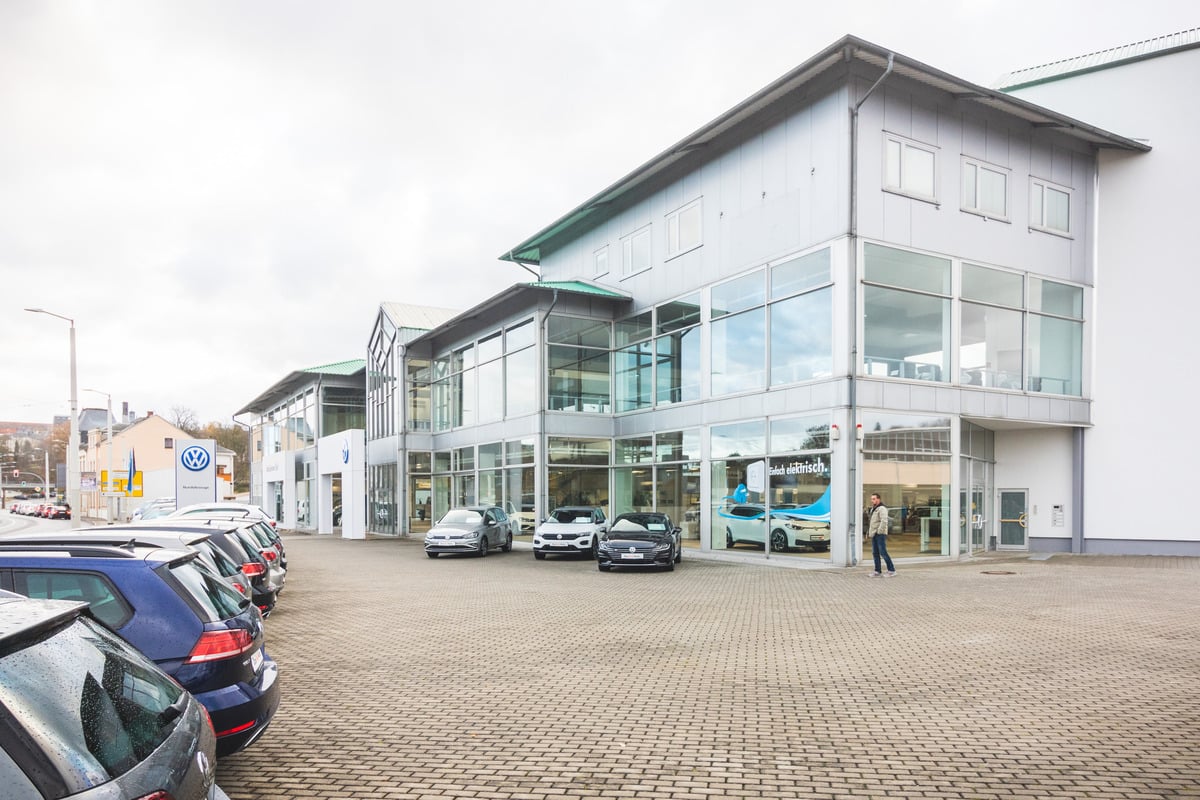 Dieses Autohaus sucht neue Leute für Werkstatt, Verkauf und Marketing | TAG24