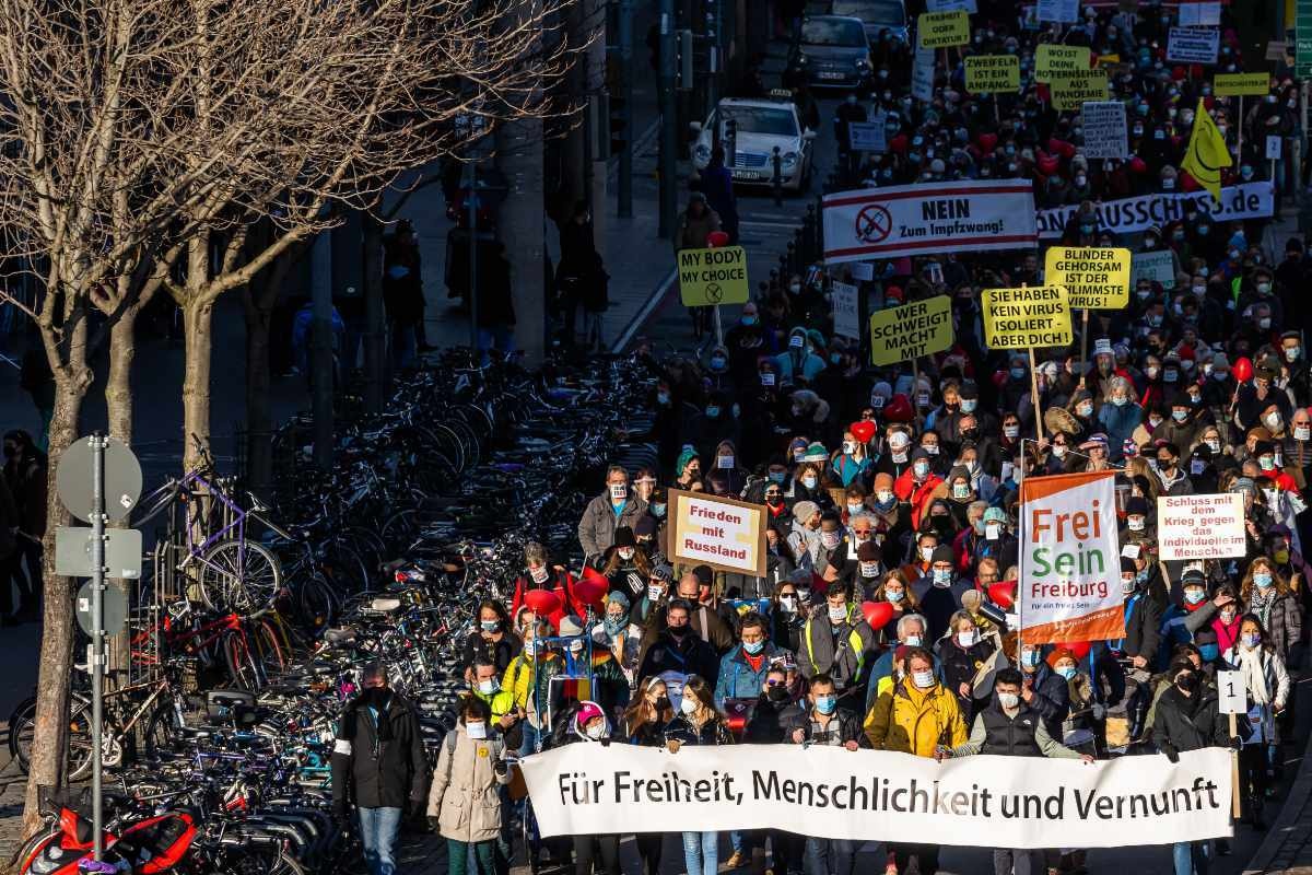 Protest gegen Corona-Maßnahmen: Allein in Freiburg gingen heute 4000 auf die Straße