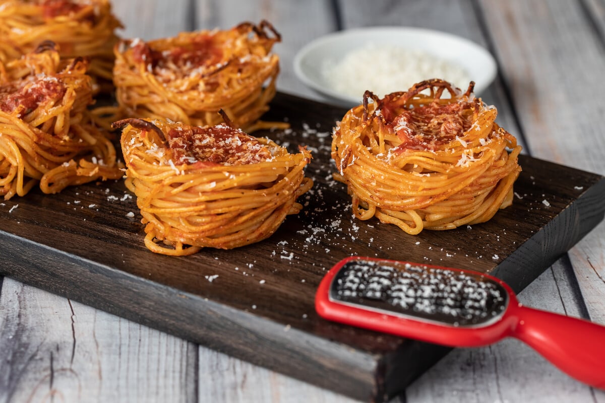 So-hast-Du-Carbonara-noch-nie-gegessen-Knusprige-Spaghetti-Muffins