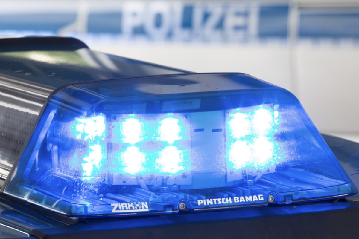 Vater und Sohn nach Fußballspiel des Carl Zeiss Jena überfallen: Danach kassieren beide Schläge