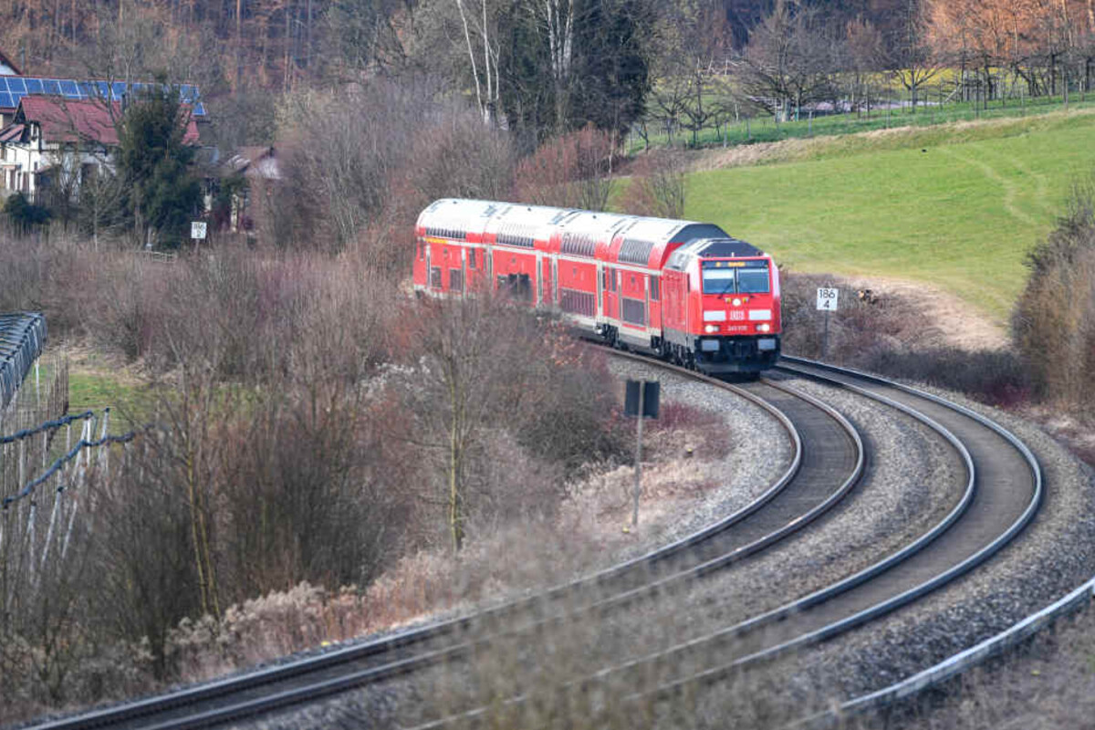 Deutsche Bahn will mit neuer Technik für DieselLoks