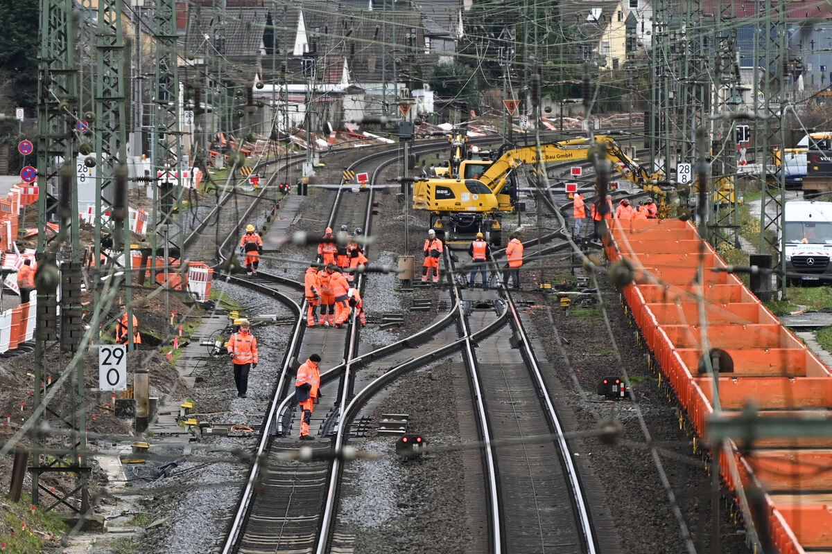 Vollsperrung der Riedbahn startet: Zugausfälle und Umleitungen erwartet!