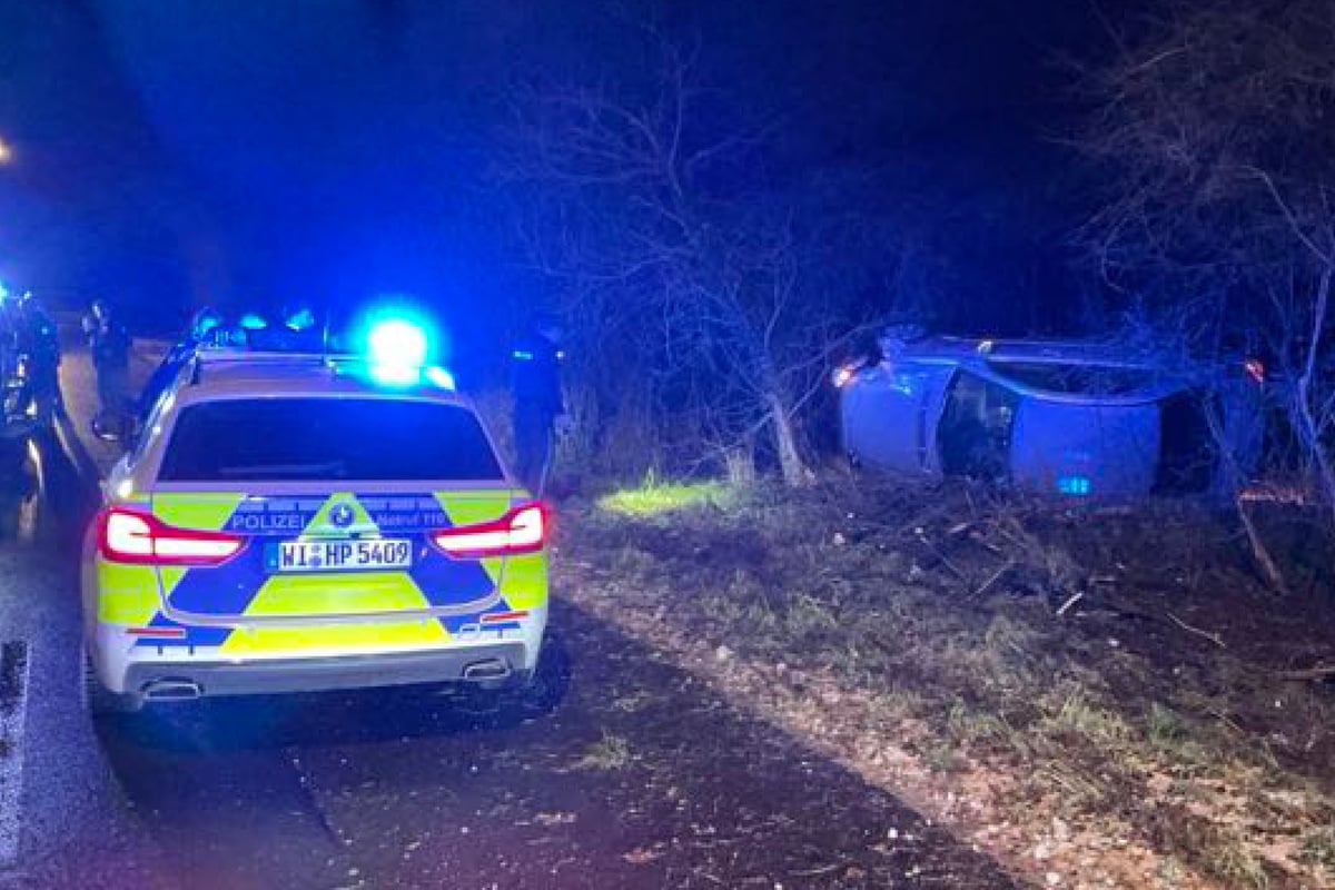 Geldtransporter-und-Polizei-gerammt-Kilometerlange-Irrfahrt-endet-im-Geb-sch