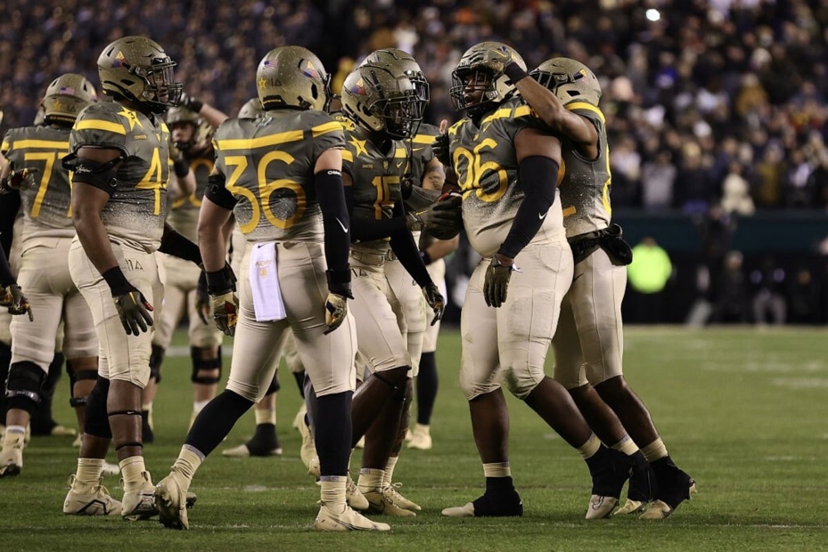 New bill provision would allow Army LB Andre Carter II to play in NFL next  year 