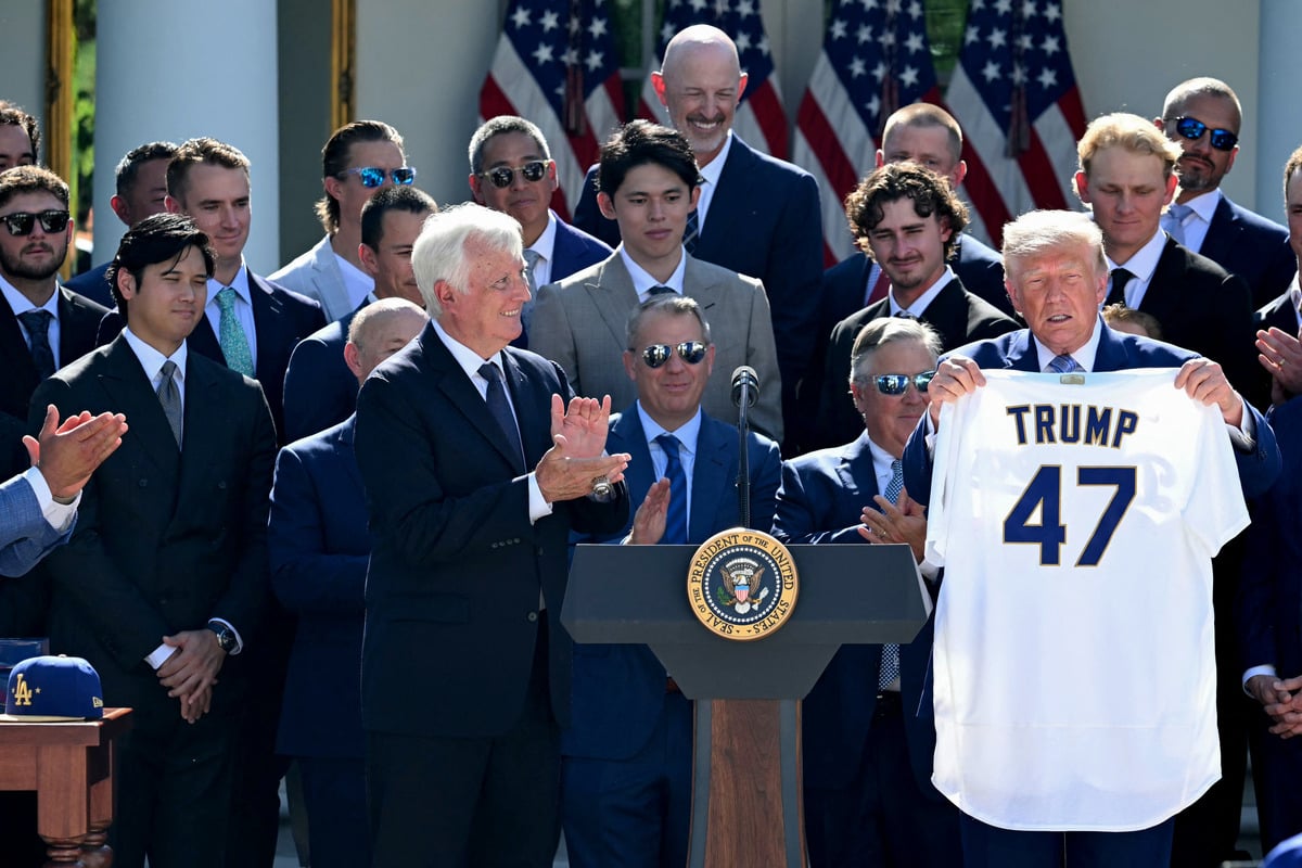 LA Dodgers visit with Trump despite outcry from anti-ICE fans: "Trump is targeting Hispanics and Latinos!"