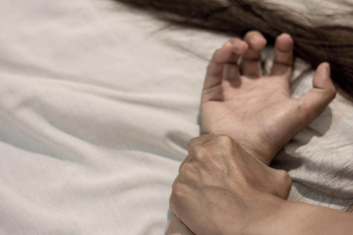 Pfarrer lockt Männer für "Vergewaltigungs-Rollenspiel" zu Ex-Geli...