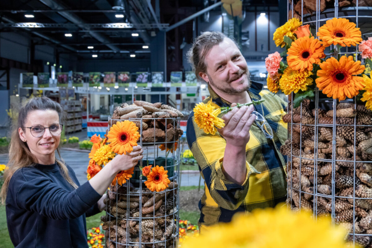 Die schönsten Hingucker der Frühlingsmesse: Chemnitzer Florist lässt Mode erblühen