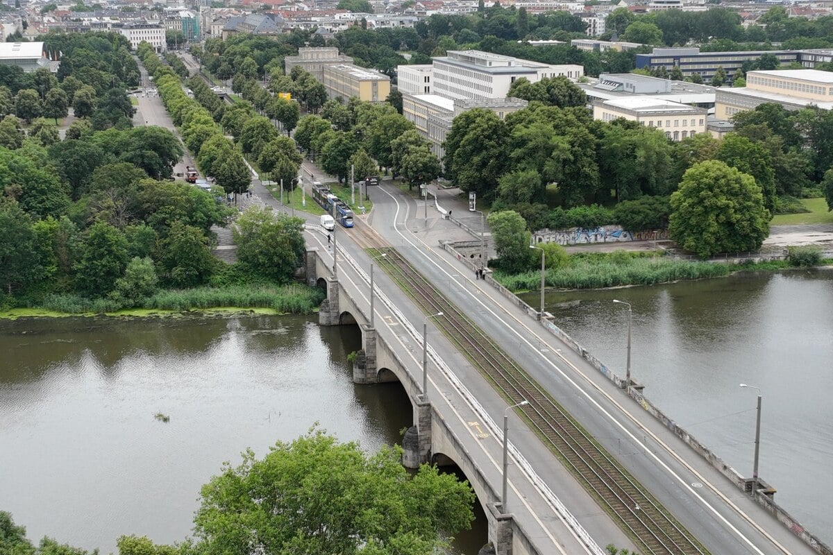 Wichtige Leipziger Brücke ab jetzt voll gesperrt: Nicht nur Autofahrer betroffen