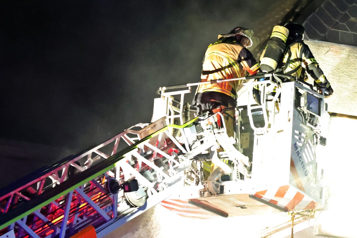 Vierfach-Eltern verhindern Feuer-Tragödie: Setzte ein Saugroboter die Bude in Brand?