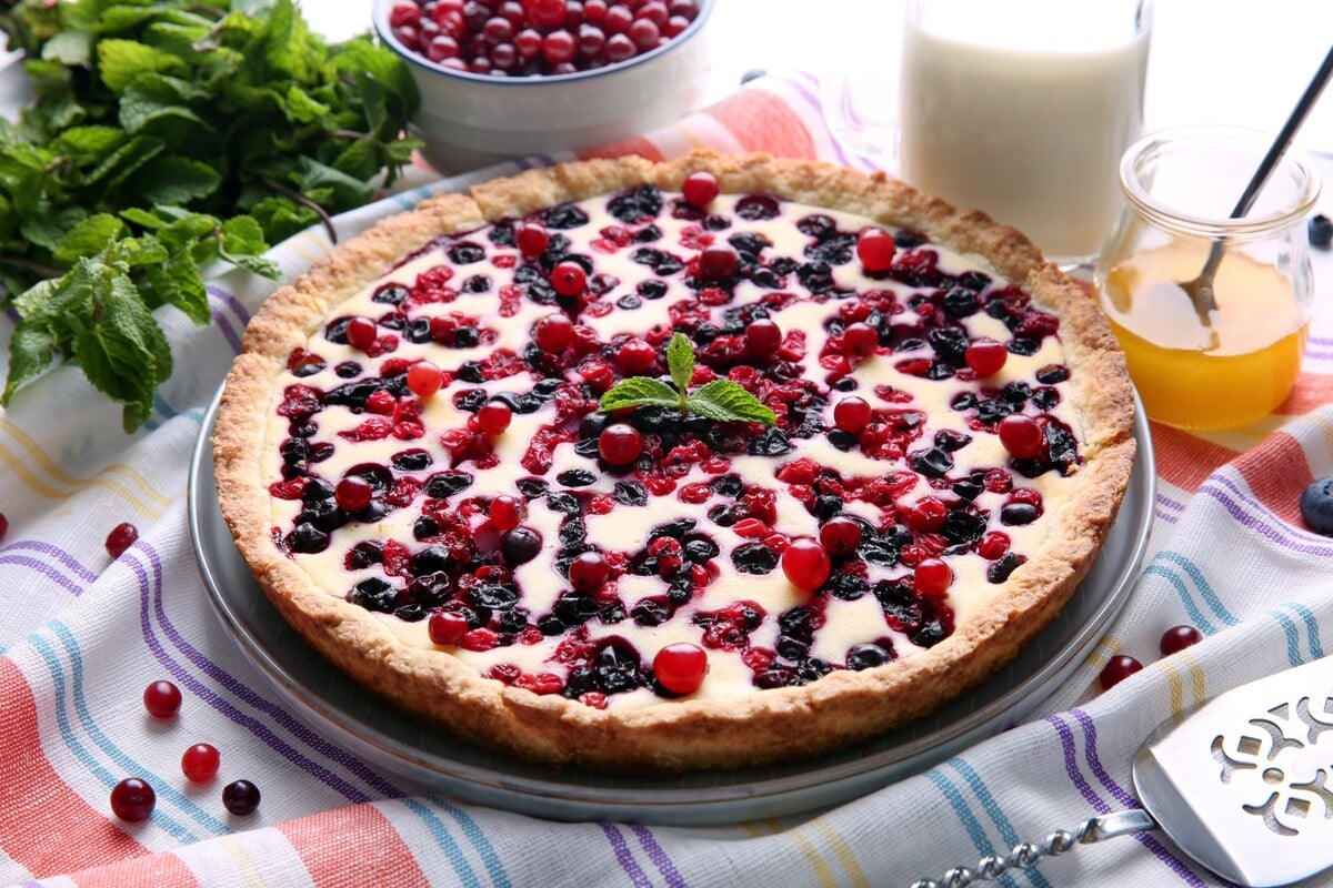 Saftiger Johannisbeerkuchen mit Vanillepudding: So gelingt Dir die fruchtige Verführung