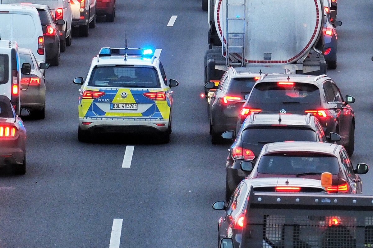 Langer-Stau-wegen-brennendem-Lkw-auf-A4-bei-Dresden