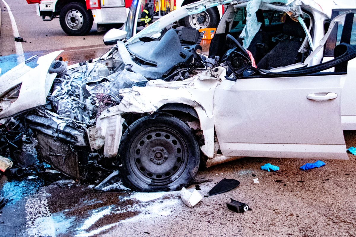 Sperrung der A5 nach Unfall: Autofahrer lebensbedrohlich verletzt
