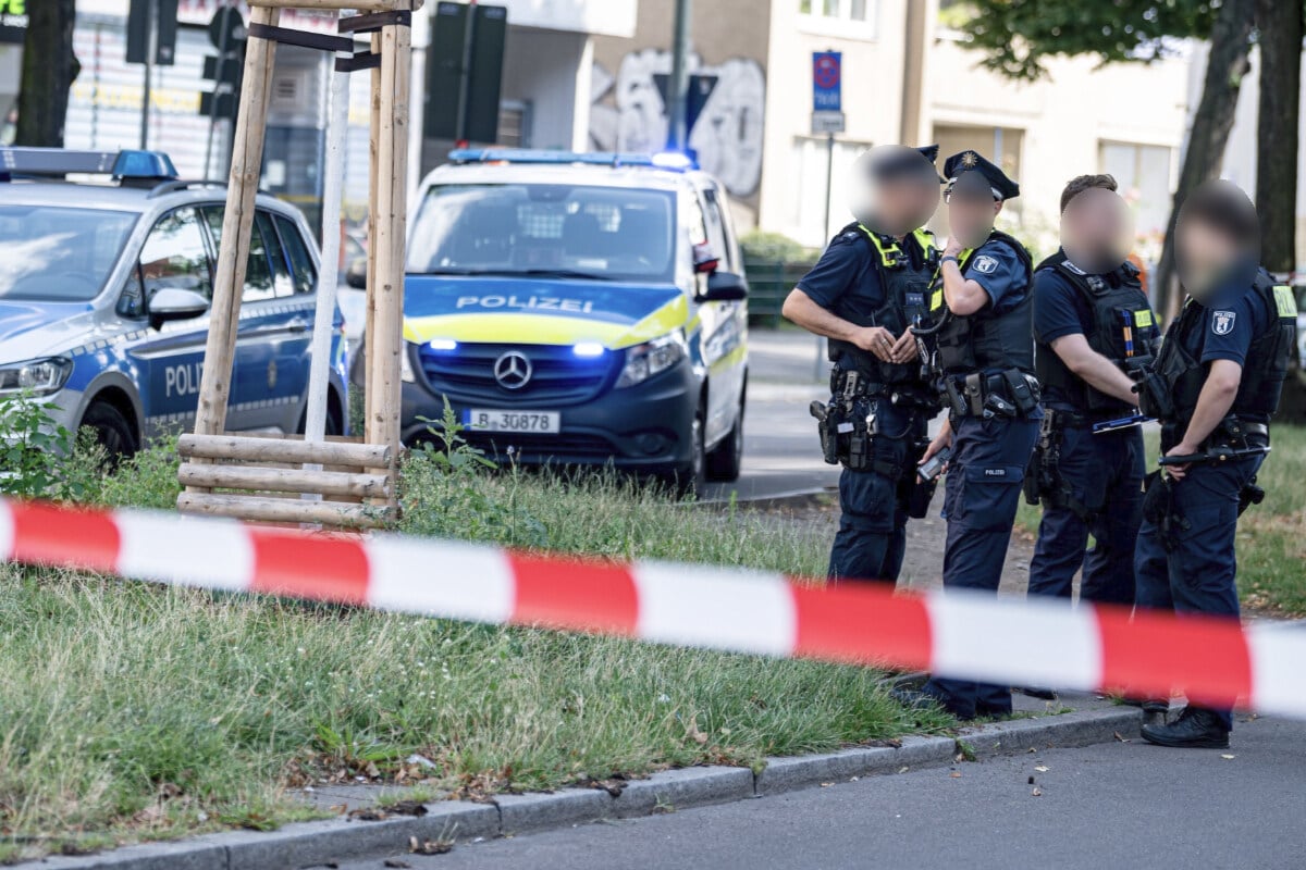 Polizei schießt in Charlottenburg auf Messer-Frau: Doch was war zuvor geschehen?