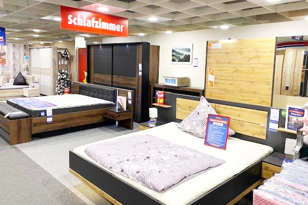 So billig gibt's Möbel am Sonntag (6.11.) bei Roller in Goslar