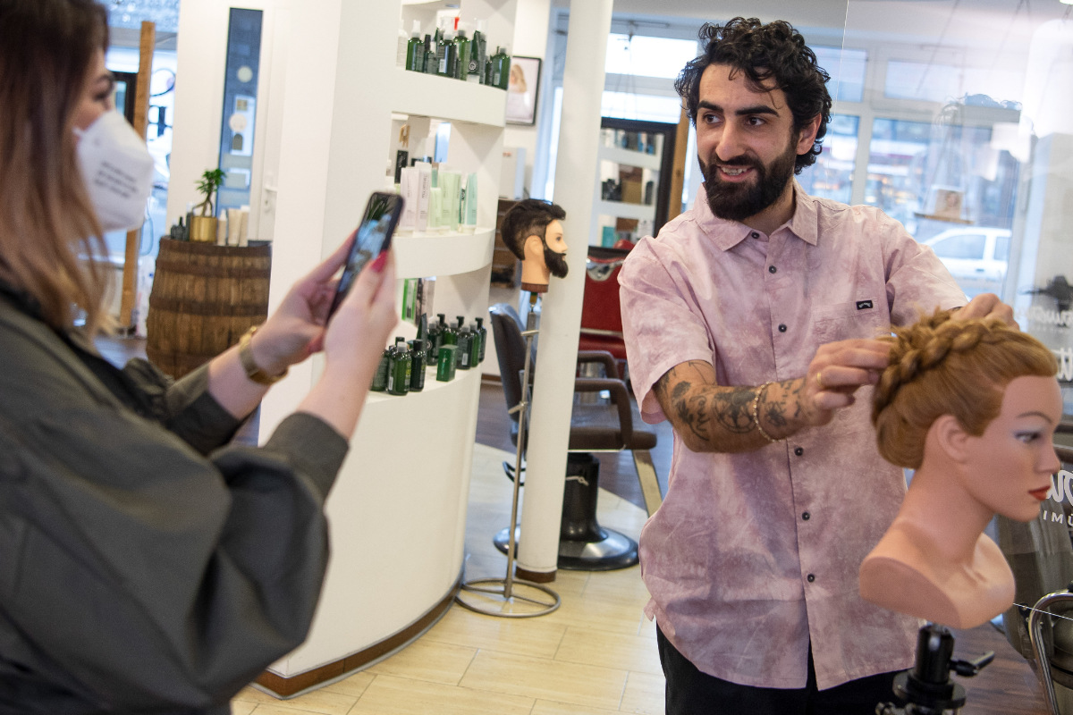 LockdownMatte? Friseur gibt per Onlinekurs Tipps