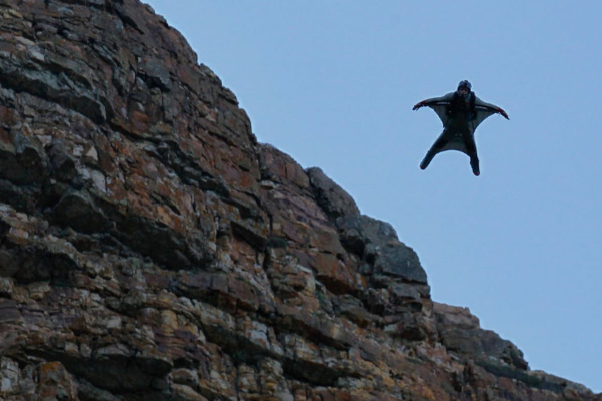 Drama in luftiger Höhe: Wingsuit-Sprung endet für Deutsche (48) in Katastrophe