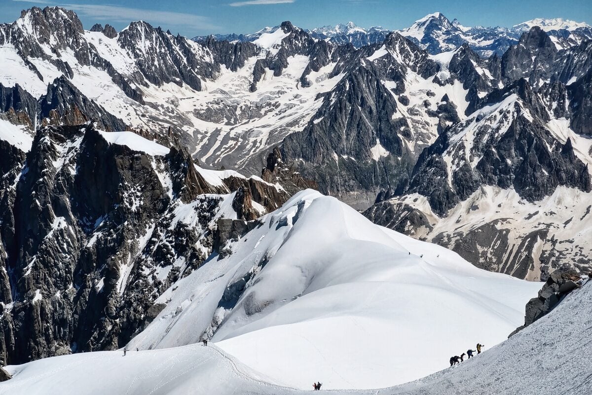 Gletschereis löst sich - mit tödlichen Folgen: Ein Toter und mehrere Verletzte in den Alpen