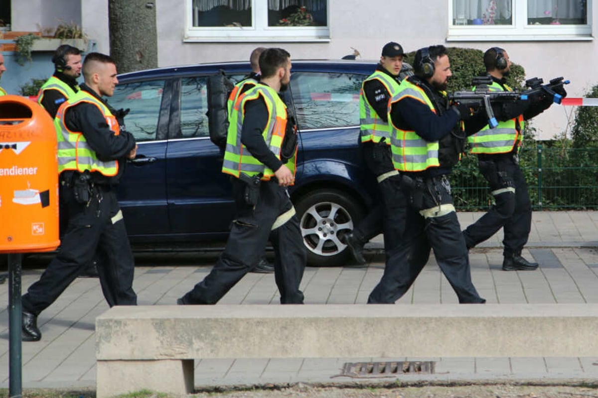 Riesiger Polizeieinsatz In Steglitz: Was Ist Am Boulevard Berlin Los?