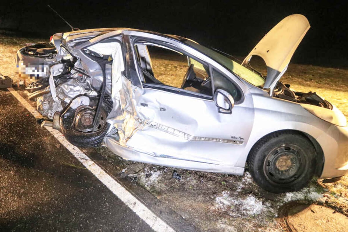 Plotzliches Glatteis Sorgt Fur Horror Crash Auf Bundesstrasse Ein Toter Tag24