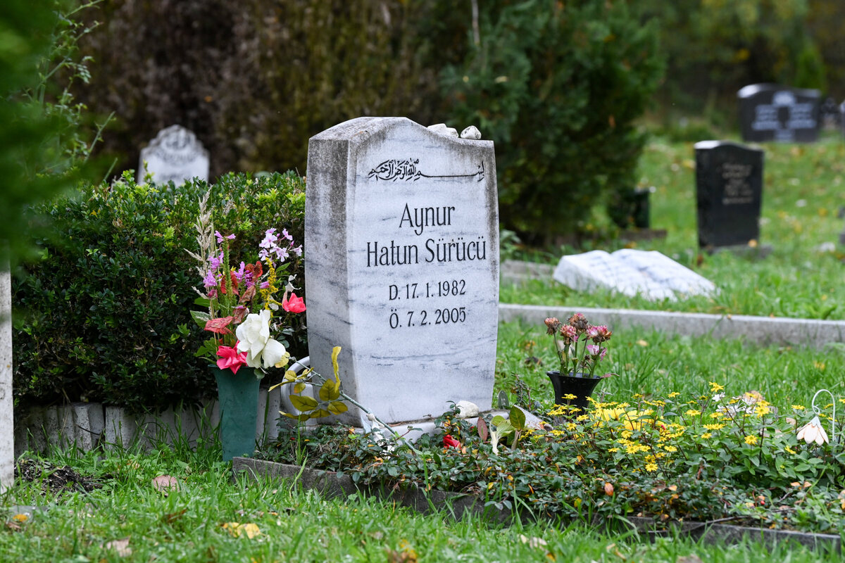 "Ehrenmord" an Hatun Sürücü vor 19 Jahren: Kranzniederlegung zu ihrem Gedenken in Berlin