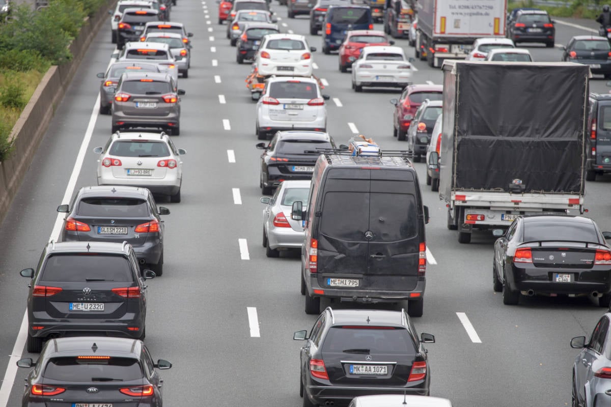 Sperrung nach Unfall bei Weibersbrunn: Kilometerlanger Stau auf der A3