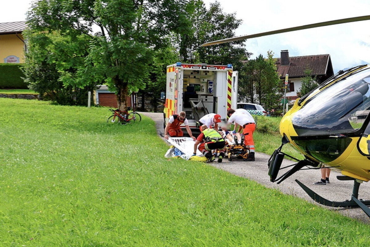 Schwerer Unfall bei "Akademischer Radtour": Teilnehmer kracht im Gegenverkehr in Auto