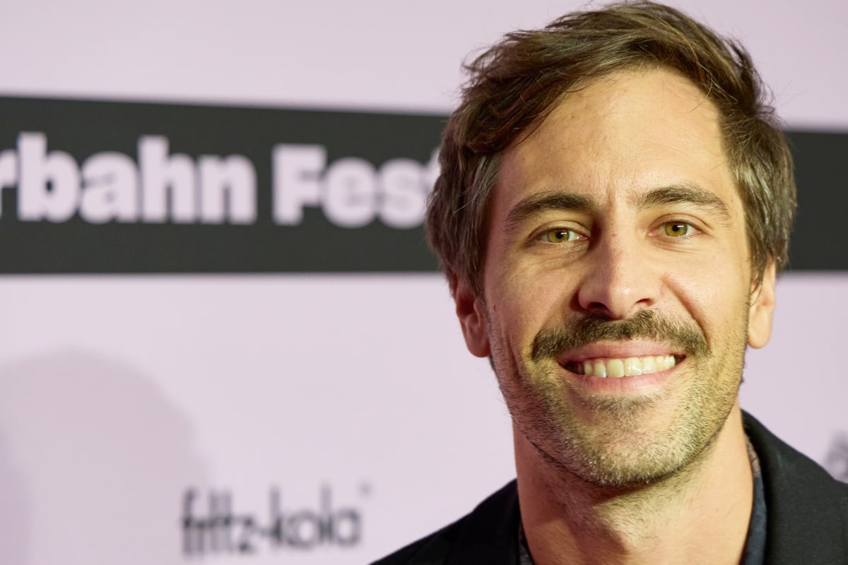 Schmerzhafte Begegnung im Wellness-Urlaub: Kuh bricht Max Giesinger den Finger