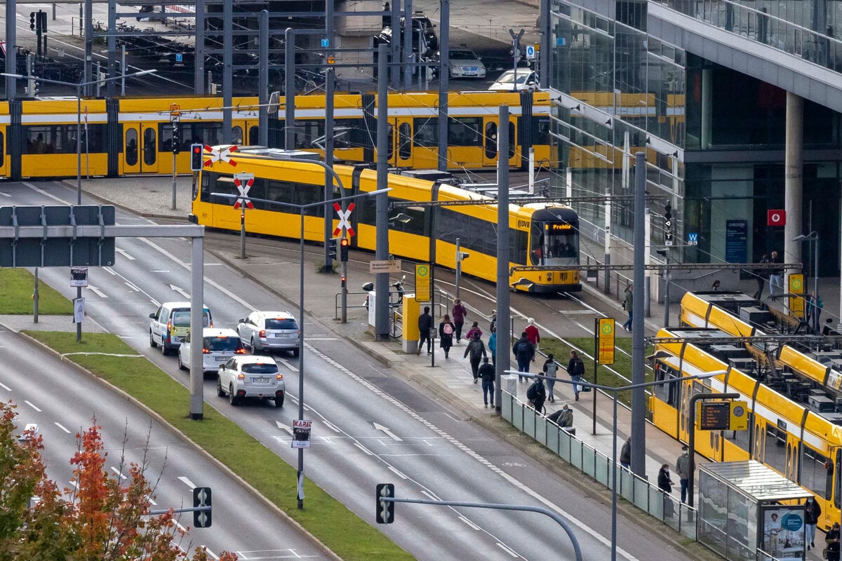 DVB-tauschen-Gleise-aus-Mehrere-Bahnlinien-von-tagelangen-Umleitungen-betroffen