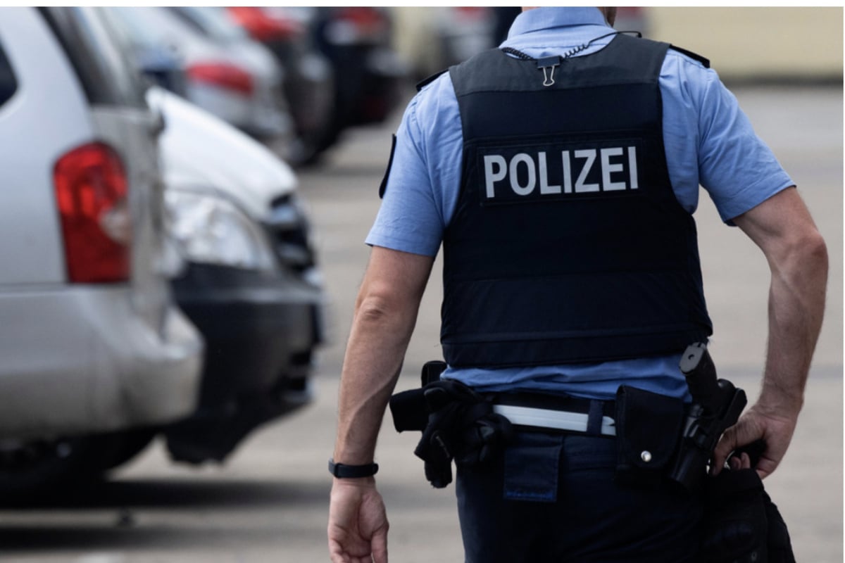 "L'Amour toujours" und Nazi-Parolen aus Garten ruft Leipziger Polizei auf den Plan