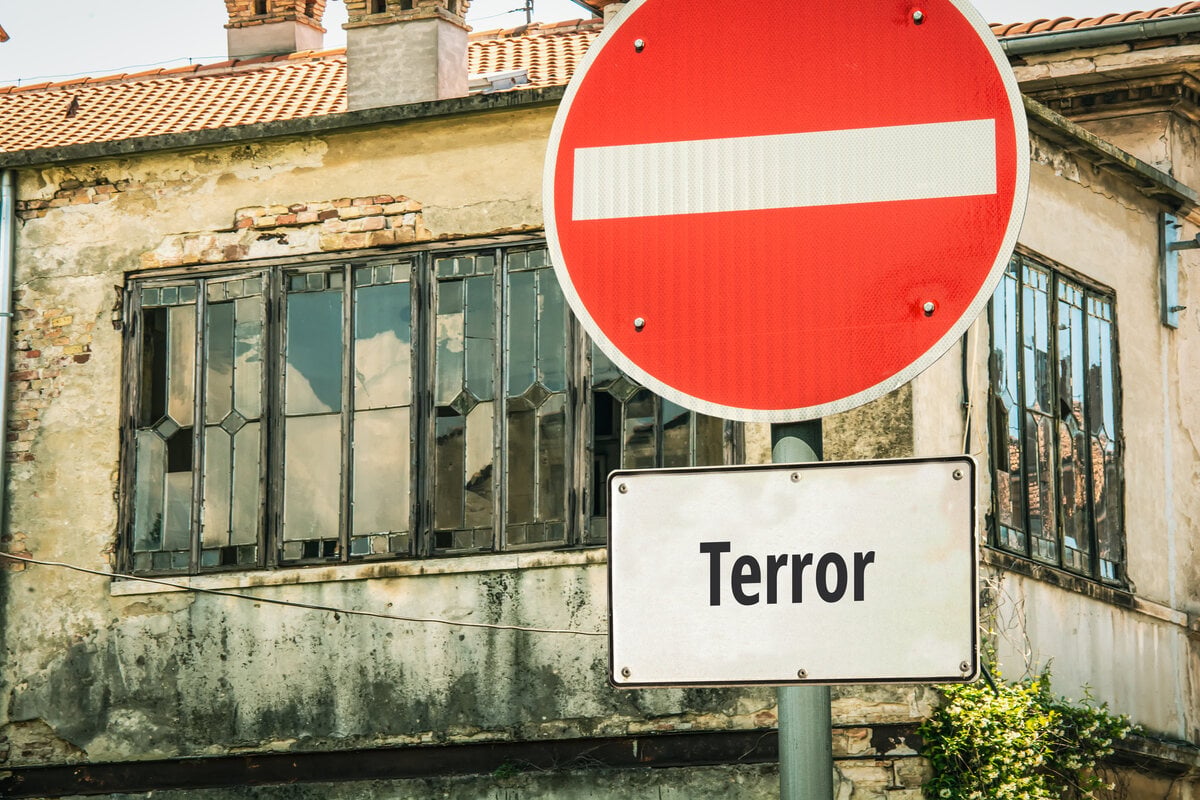 9.11. Il y a 24 ans : la loi antiterroriste est votée