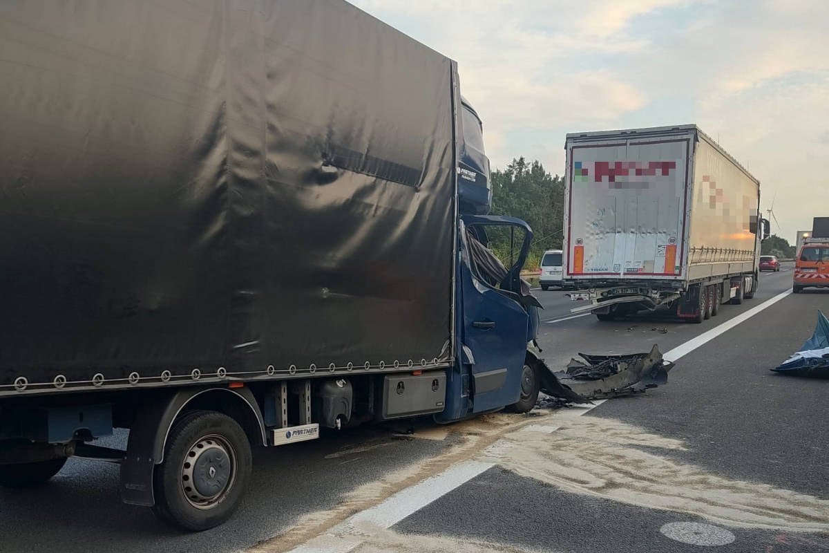 Mehrere Lkw-Unfälle: Dicker Stau auf A10 südöstlich von Berlin