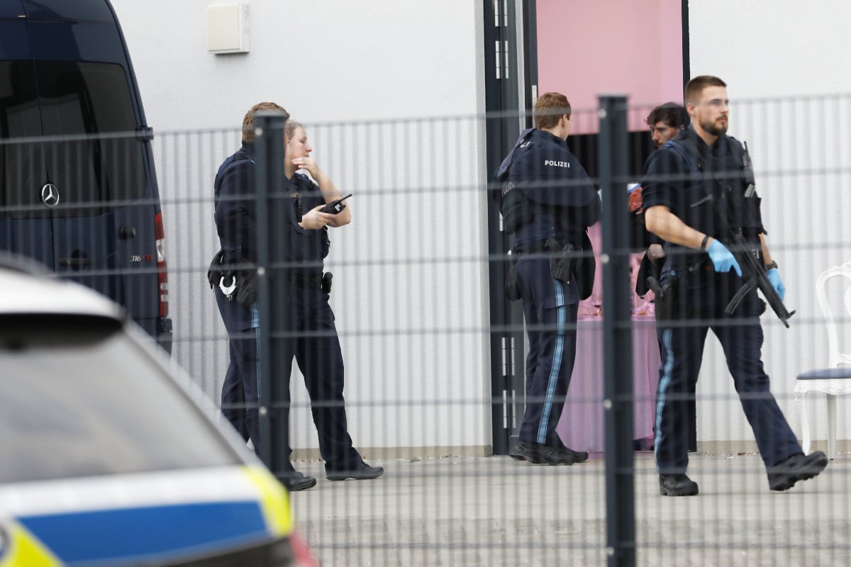 t-dliche-sch-sse-bei-hochzeit-polizei-fahndet-nach-autos-und-gibt-wichtige-warnung-aus