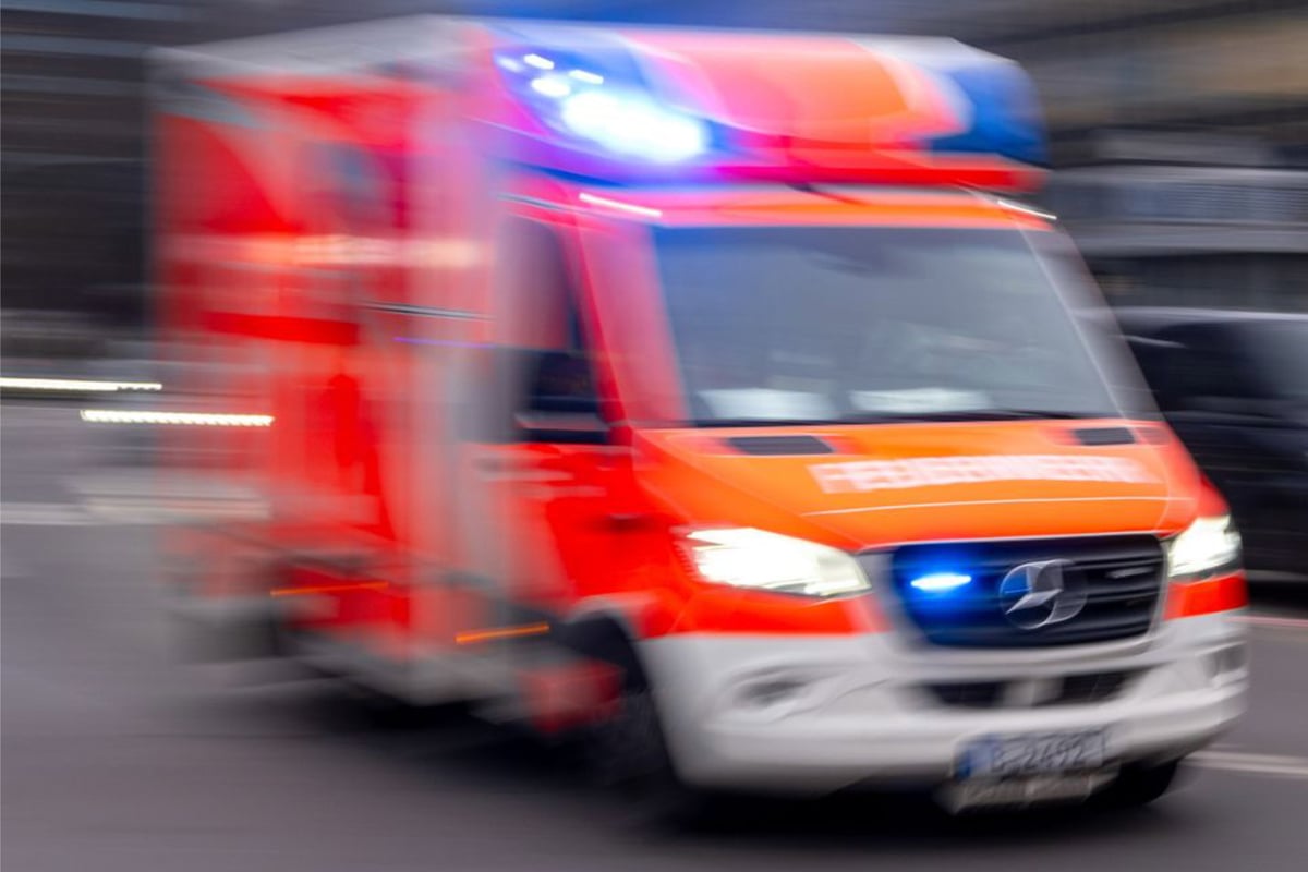 Unfall-in-der-B-rde-13-J-hriger-von-Auto-erfasst-und-verletzt