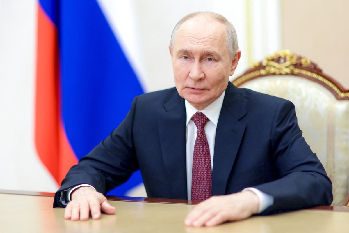 Putin says Russia is expecting US negotiators once Washington less busy with Iran