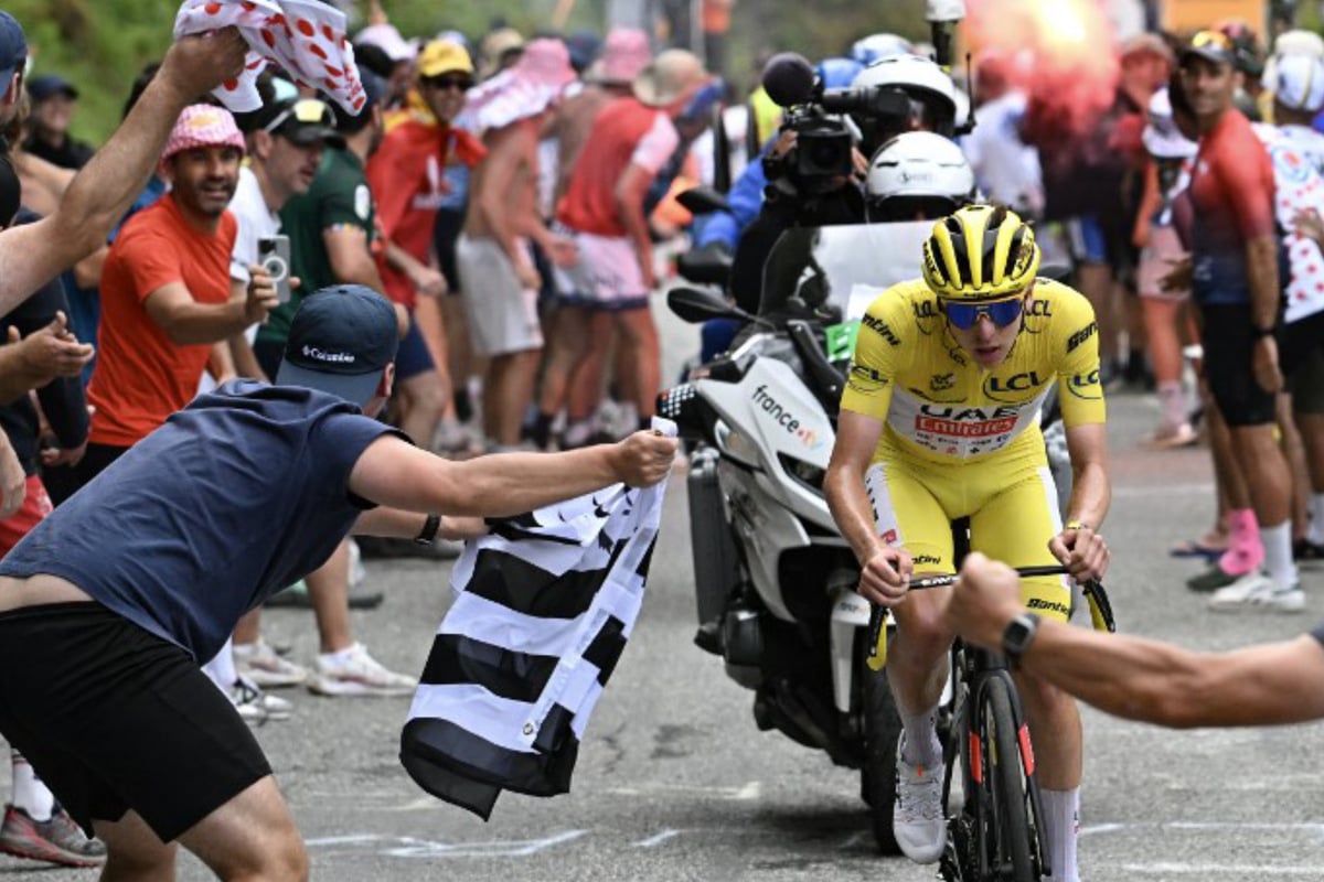 Eklat bei der Tour de France: Fan attackiert Topfavoriten mit Chips!