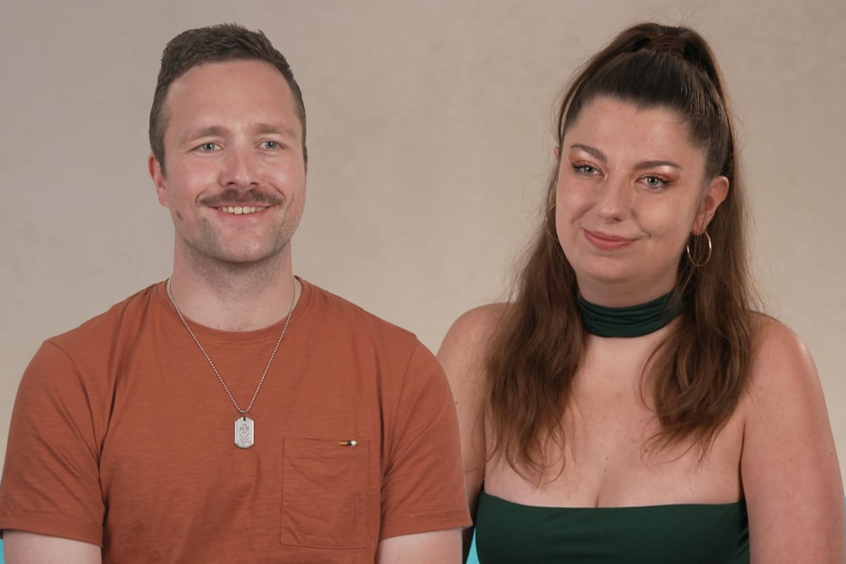 Als Eunice auf ihr Date trifft, muss sie lachen: 