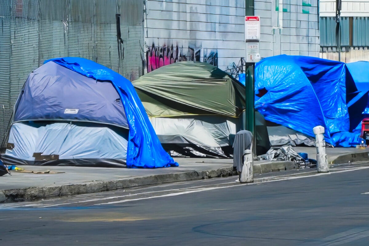 Superreich-oder-obdachlos-Albtraum-Zust-nde-abseits-vom-Hollywood-Luxus
